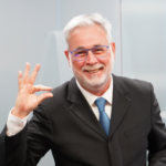 Lluís Serra Conferencista en Charlas Motivacionales